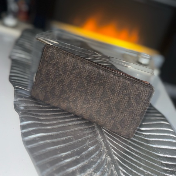 Michael Kors Brown Monogram Wallet - Picture 2 of 5